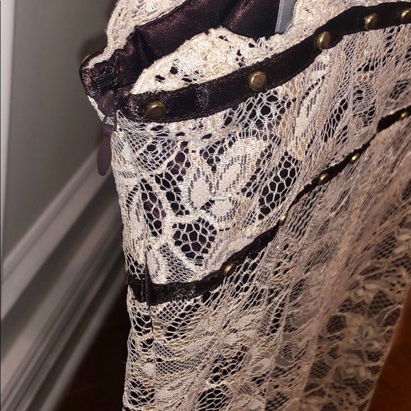 ❤️ Laundry by Shelli Siegal size 4 lace dress- offers welcomed!!!!!❤️ - Picture 5 of 6